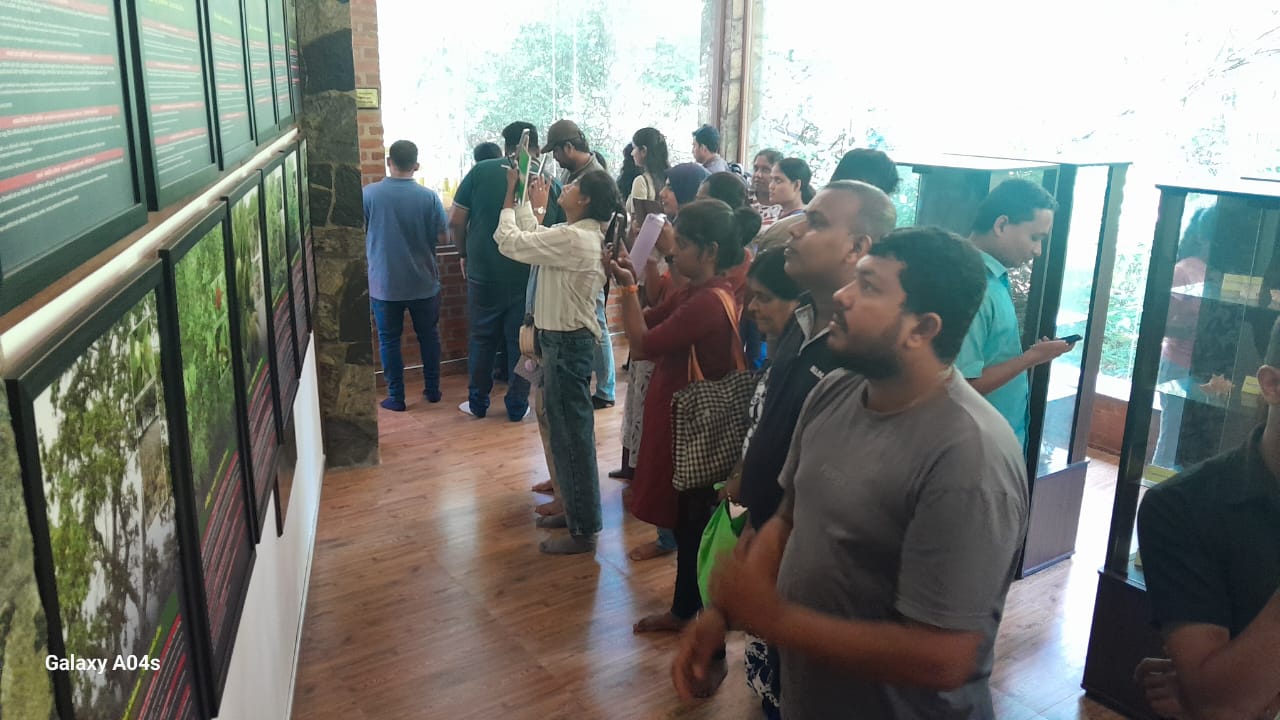 MSc students in Environmental Science from The Open University of Sri Lanka visited the Lanka Mangrove Museum, accompanied by Dr. D.D. Gihan Dahanayake, a lecturer from the Department of Zoology at the university. During their visit, the students explored the museum’s interactive exhibits and gained valuable insights into the ecological importance of mangroves. They learned about mangrove biodiversity, conservation challenges, and the role these vital ecosystems play in protecting coastlines and supporting marine life.