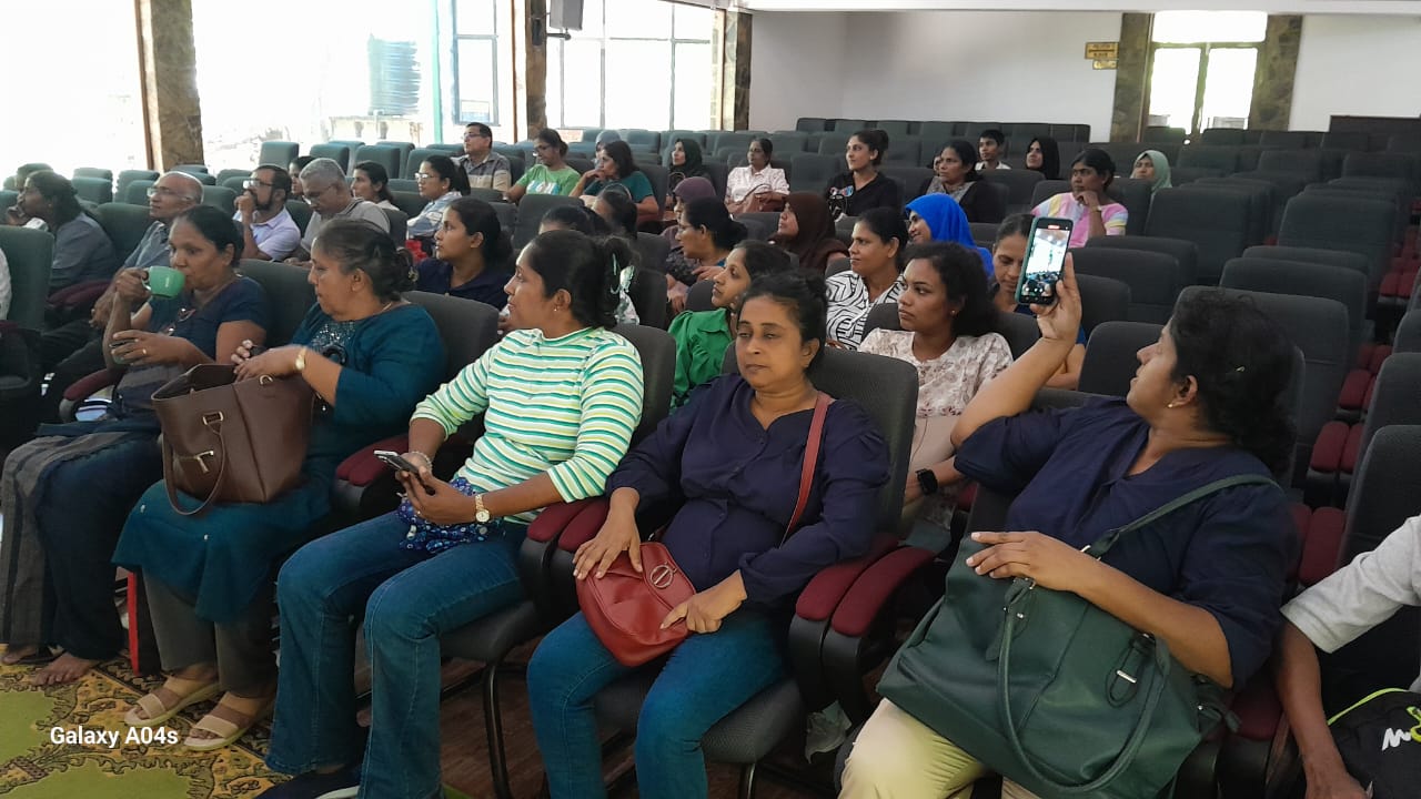During the visit, teachers explored the museum’s exhibits and gained in-depth knowledge about the ecological and social importance of mangrove ecosystems. The programme also highlighted the role of mangroves in protecting coastal communities, mitigating climate change, and sustaining biodiversity.
