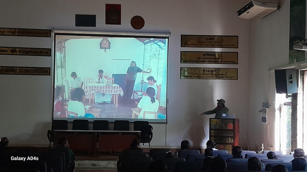 On 26th September 2025, the Lanka Mangrove Museum held a special programme for the students of the Open University of Sri Lanka. The event featured Prof. Padmalal and other distinguished lecturers, who engaged the students in an insightful discussion on mangrove conservation.