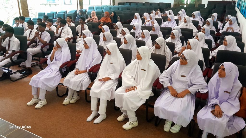 Students from Grades 4, 5, 10, and 11 of Madampe Muslim School visited the Lanka Mangrove Museum and Learning Center for an educational programme. During their visit, the students explored the museum exhibits, learned about the importance of mangrove ecosystems, biodiversity conservation, and environmental protection.