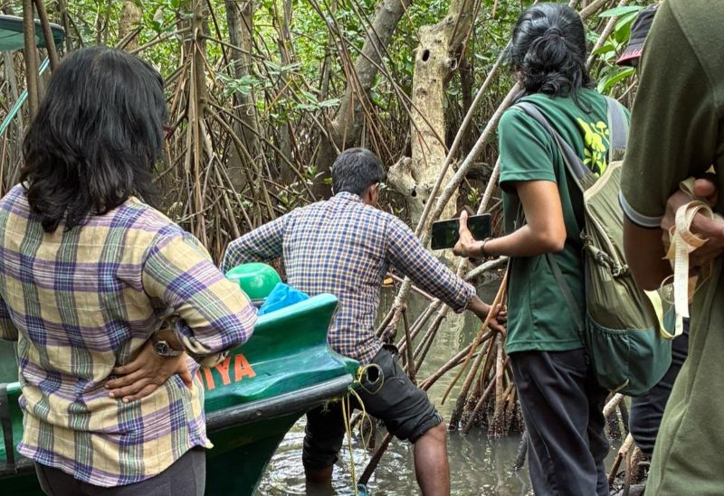 On 3 September 2026, a research team from the University of Kelaniya, led by Dr. Wasana de Silva, conducted a field research programme in the mangrove ecosystem of Pambala, Chilaw, Sri Lanka. The research team carried out field-based investigations within the mangrove environment, focusing on understanding the ecological characteristics and importance of this valuable coastal ecosystem. Field research of this nature provides important scientific information that contributes to a better understanding of mangrove ecosystems and supports their effective conservation and sustainable management.